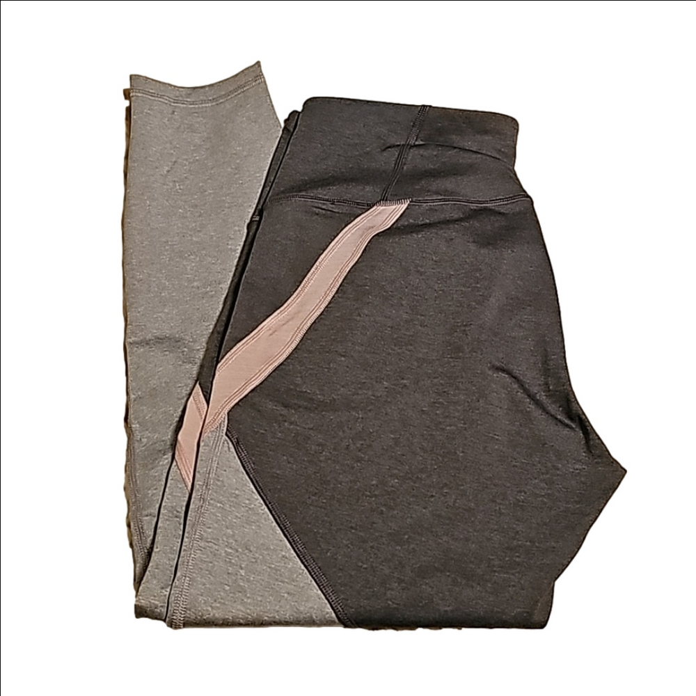 Old Navy active womans large legging very good condition gray two tone with pink